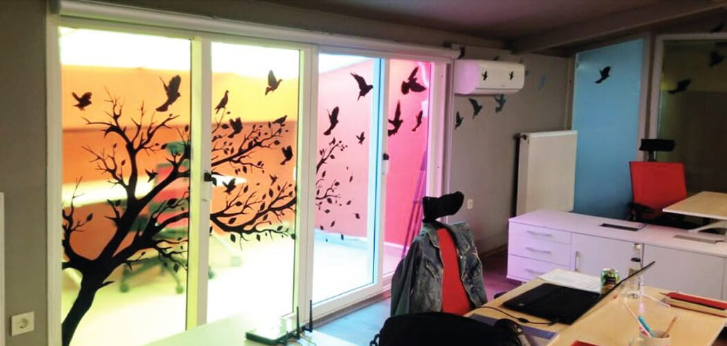 Renkli Baskılı Cam Giydirme | Antik Reklam - ANTİK REKLAM