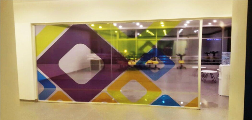 Renkli Cam Filmi Uygulaması | Antik Reklam - ANTİK REKLAM