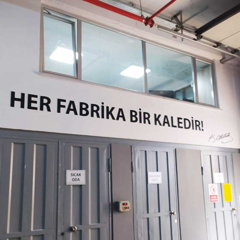 Teknik Kimya Folyo Kesim Uygulaması | Antik Reklam - ANTİK REKLAM